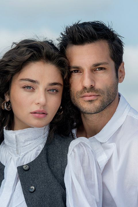 Revista Serkan Çayoğlu, Ayça Ayşin Turan