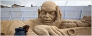 Concurso de esculturas de areia homenageia personagens do cinema