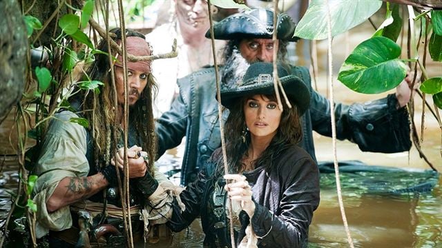 Fantasia Angélica Piratas do Caribe Adulto