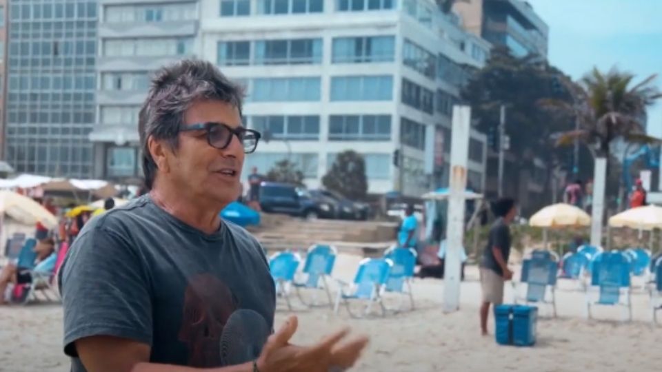 Trailer do filme Bola pro Alto! -  Bola Pro Alto! Trailer Oficial - AdoroCinema